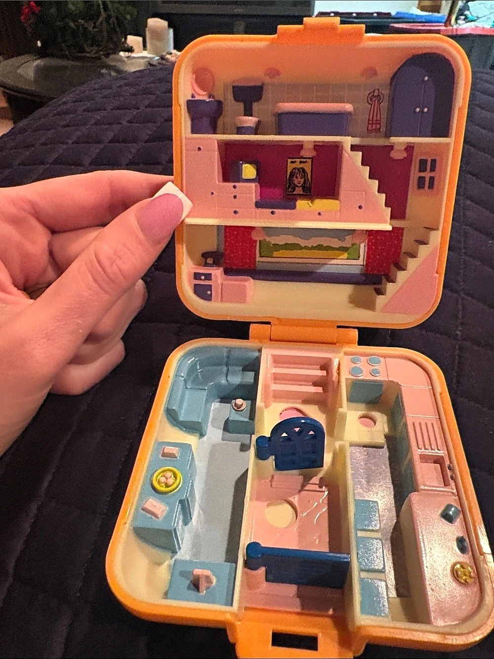 Polly Pocket Town House Orange Compact Playset with Figures